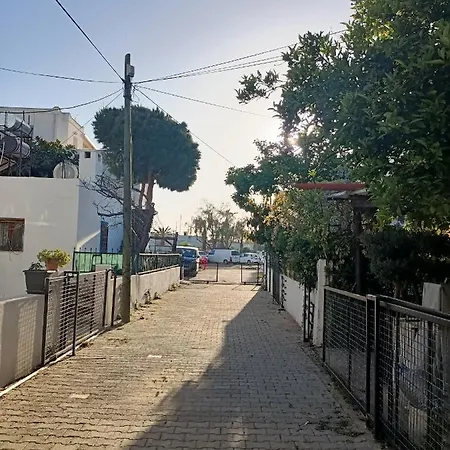 Cozy With Walking Distance To The Beach In Bodrum, Mugla